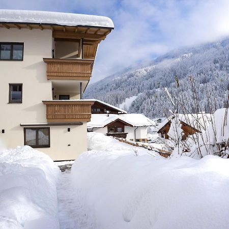 Berg' & Bluamen Appartements Stubai Neustift im Stubaital Exterior foto